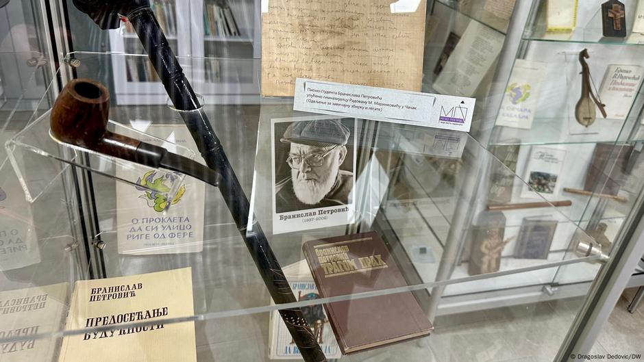 Lični predmeti pesnika Branislava Petrovića u čačasnskom Muzeju poezije