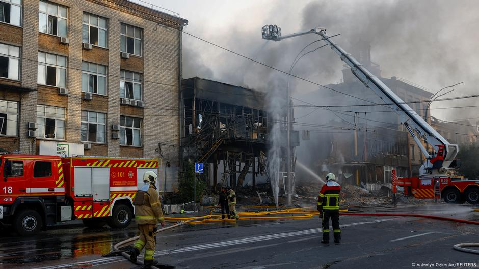 Al menos cinco muertos en ataques rusos en Ucrania – DW – 07/06/2025