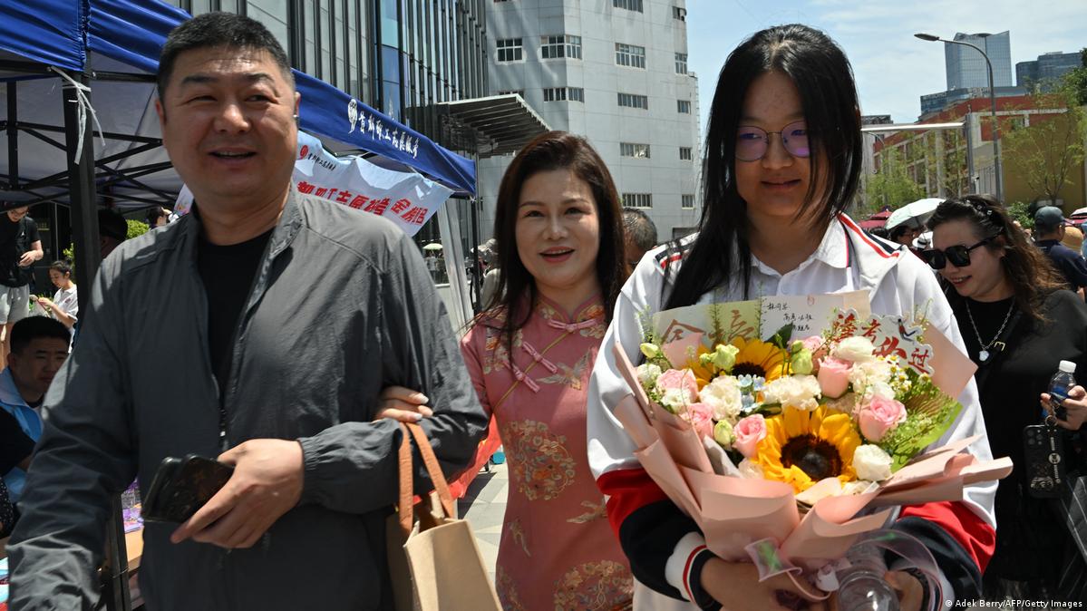 商报：中国家长会不惜一切代价为孩子创造良好的学习环境。