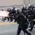 La policía utilizó granadas aturdidoras mientras se acercaba a los manifestantes reunidos alrededor del Edificio Federal de Los Ángeles tras múltiples detenciones por parte del Servicio de Inmigración y Control de Aduanas (ICE), en el centro de la ciudad californiana.