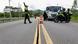 En la imagen se observa a varios policias durante un operativo en Colombia. En la imagen se observa a varios policias durante un operativo en Colombia.