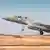 Un avión de combate israelí despega en un lugar no identificado para realizar ataques aéreos contra objetivos en Yemen, como puertos, aeropuertos e instalaciones militares. (Imagen de archivo: 05.05.2025)