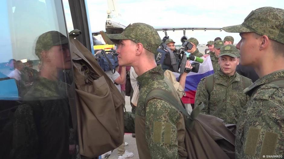 Украина и Россия обменялись военнопленными по формуле "103 на 103"
