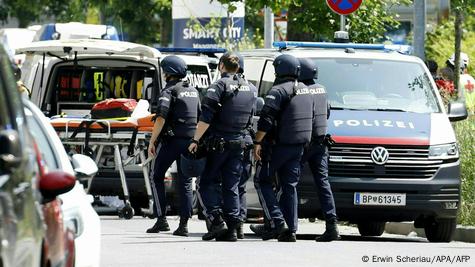 Austri, Graz | policia gjatë ndërhyrjes në Graz Austri, Graz | policia gjatë ndërhyrjes në Graz