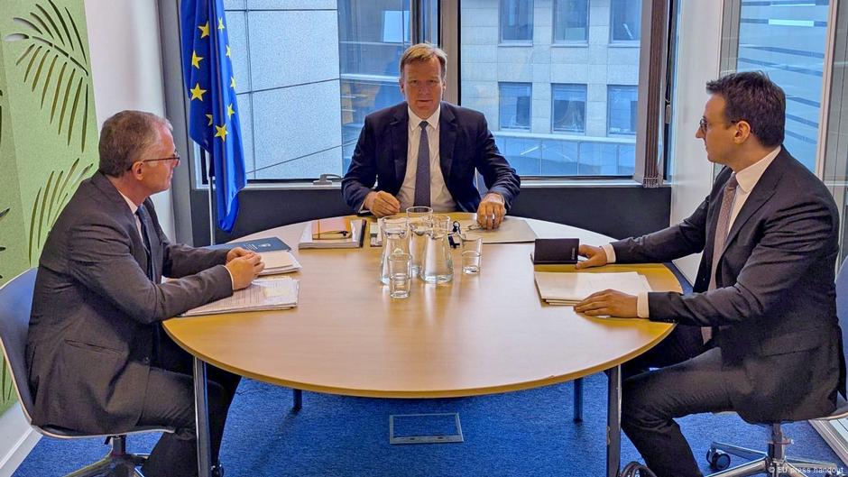 Sorensen po bën përgatitje për një takim të nivelit të lartë Kosovë Serbi