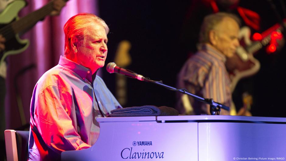 Beach Boys singer Brian Wilson dies at 82 – DW – 06/11/2025