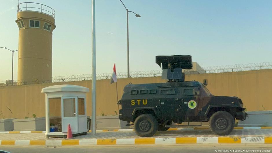 Middle East: US withdraws embassy staff amid Iran tensions
