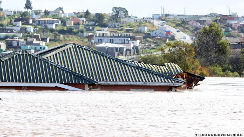 Al menos 57 muertos por graves inundaciones en Sudáfrica – DW – 12/06/2025