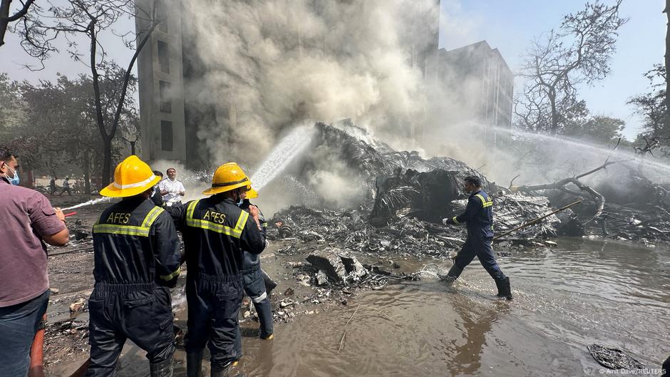 Air India crash: Hundreds dead after Boeing 787 comes down  DW  06/12/2025