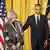 El presidente de los Estados Unidos, Barack Obama (derecha), entrega la Medalla Nacional de la Ciencia a Mary-Claire King (izquierda), de la Universidad de Washington, durante una ceremonia celebrada en el Salón Este de la Casa Blanca en Washington, D.C., EE. UU., el 19 de mayo de 2016.