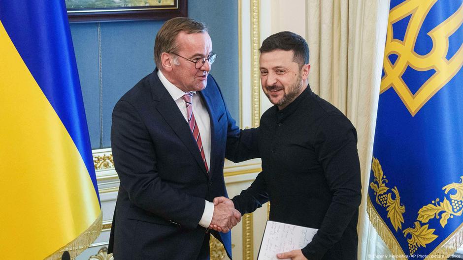 Još 1,9 milijardi evra za industriju naoružanja: Boris Pistorijus i Volodimir Zelenski u Kijevu