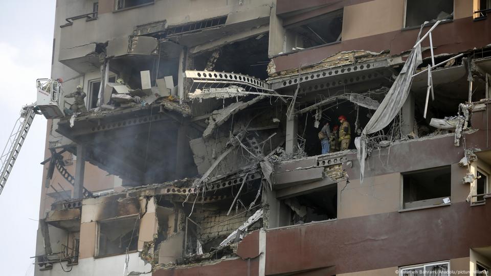 اسرائیل نے ان حملوں میں مختلف مقامات پر رہائشی علاقوں کو بھی نشانہ بنایا اسرائیل نے ان حملوں میں مختلف مقامات پر رہائشی علاقوں کو بھی نشانہ بنایا