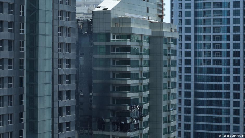Incendio sin víctimas en un rascacielos de Dubái – DW – 15/06/2025