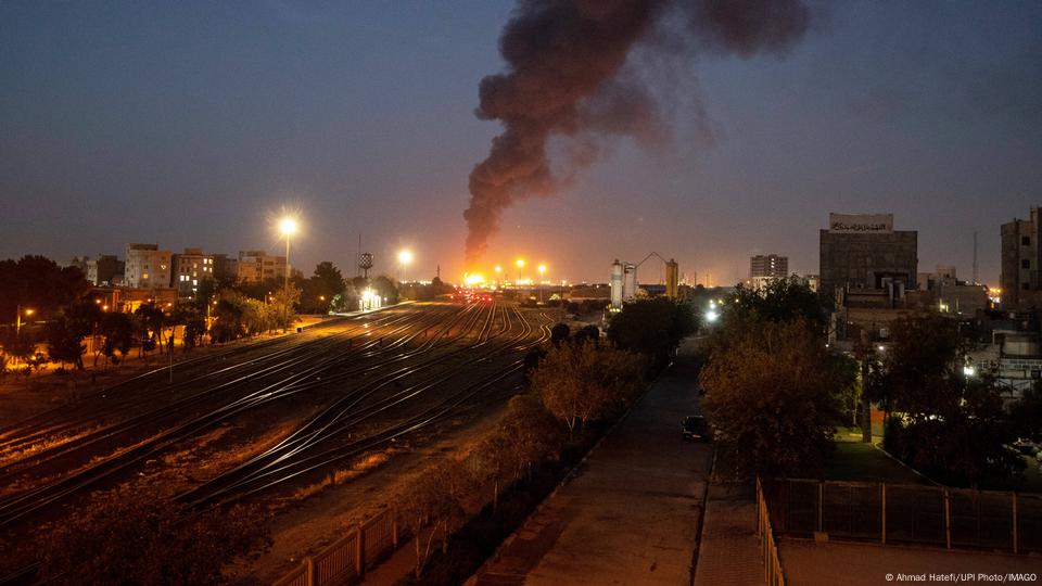 Iran Teheran 2025 | Israelischer Angriff auf Öldepot | Feuer und Rauch nach Bombardierung Iran Teheran 2025 | Israelischer Angriff auf Öldepot | Feuer und Rauch nach Bombardierung