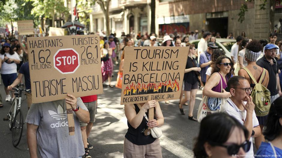 Masowa turystyka. Zadeptana Europa, sfrustrowani mieszkańcy