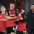Xabi Alonso mit Alejandro Grimaldo, Granit Xhaka und Jeremie Frimpong