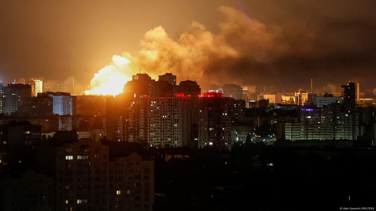 Ataque russo deixa 14 mortos em Kiev – DW – 17/06/2025
