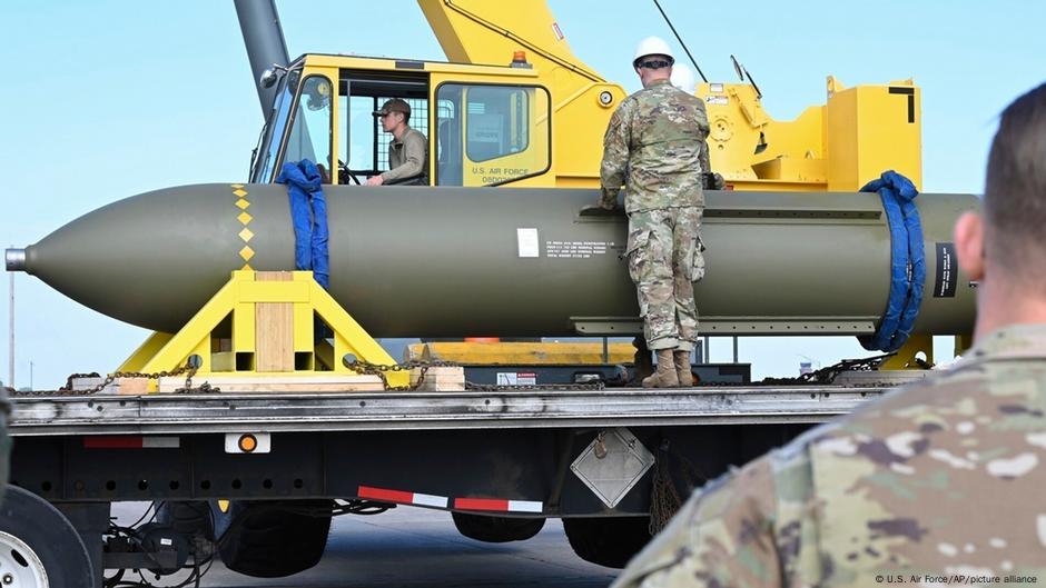 Američka bomba GBU-57, tzv. „penetrator“, teži gotovo 14 tona i posebno je razvijena za ciljeve duboko ispod zemlje