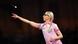 Fallon Sherrock wirft bei der Darts-WM in Großbritannien einen Pfeil Fallon Sherrock wirft bei der Darts-WM in Großbritannien einen Pfeil