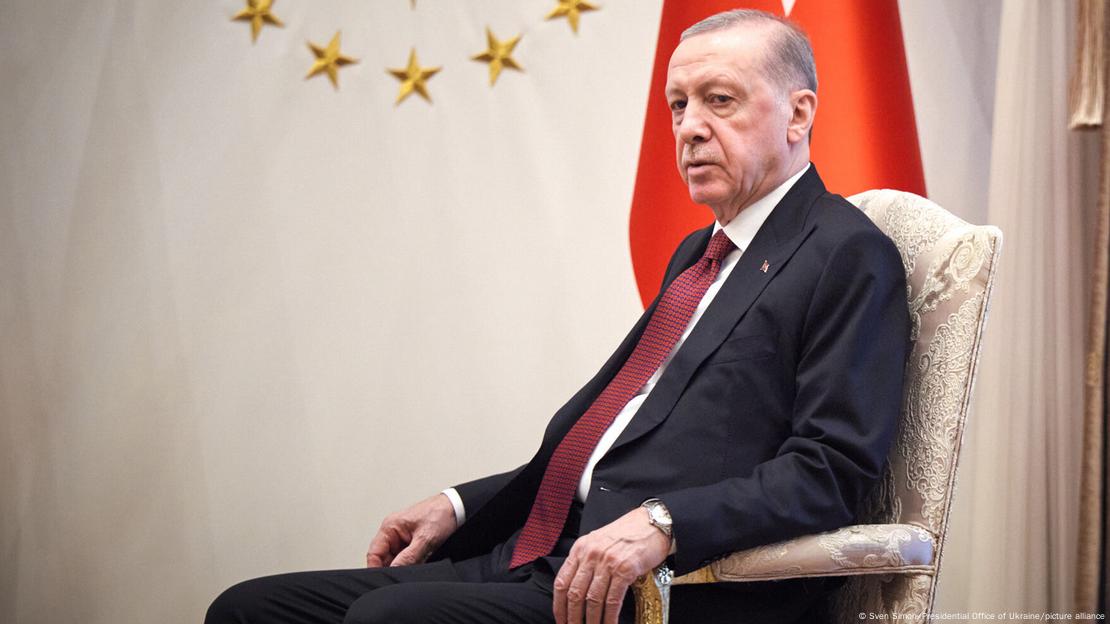 Recep Tayyip Erdogan në Ankara ulur në kolltuk Recep Tayyip Erdogan në Ankara ulur në kolltuk