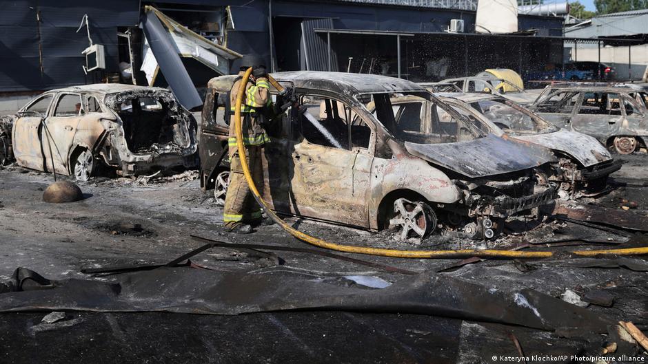Війська РФ вдарили по Запоріжжю та Ізюму: загинула жінка, є поранені