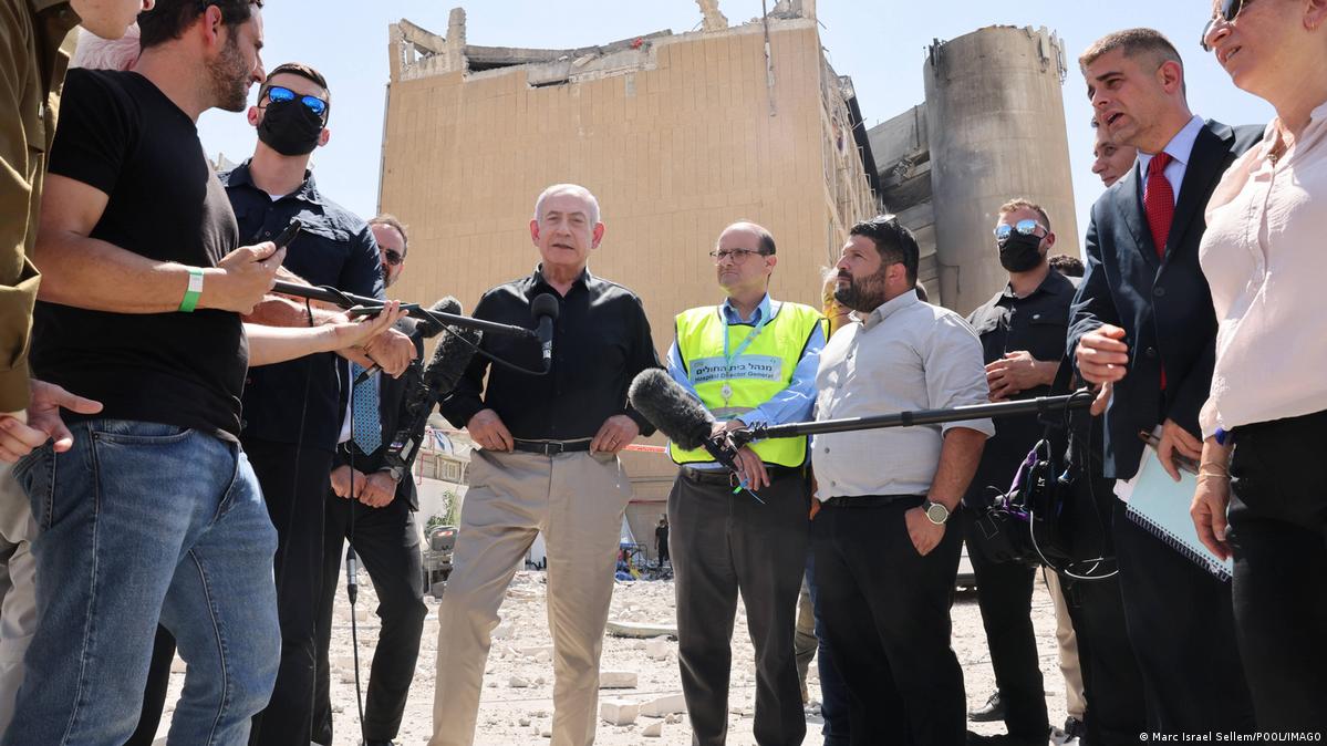 以色列对伊朗战争：内塔尼亚胡的政治生命线？