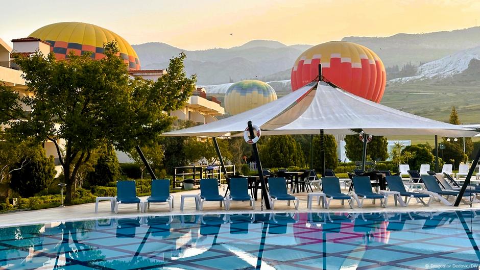 Turistički baloni u Pamukaleu