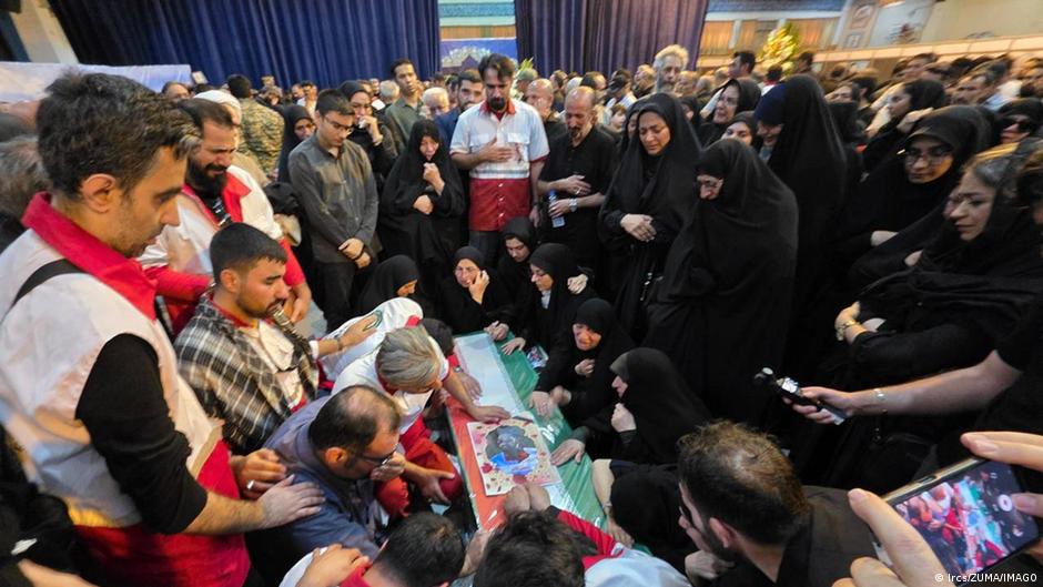 Irán celebra funerales por muertos en la guerra con Israel – DW – 28/06/2025