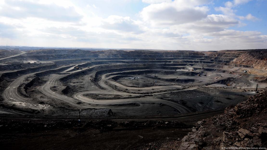 Minierë për mineralet e rralla në Baotu, Kinë Minierë për mineralet e rralla në Baotu, Kinë
