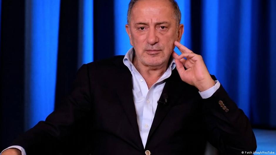 Fatih Altaylı'ya verilen 4 yıl 2 aylık hapis cezası kararının gerekçesi açıklandı

İstanbul 26. Ağır Ceza Mahkemesi, Altaylı'nın YouTube'daki sözlerini "fiili saldırı" saydığını bildirdi

"Kaçma şüphesi" de tutuklama tedbirine gerekçe olarak gösterildi