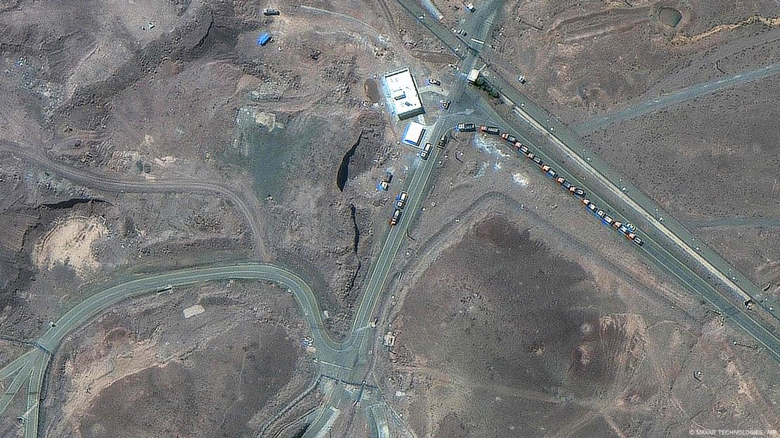 Vista aérea da entrada do complexo iraniano de Fordo