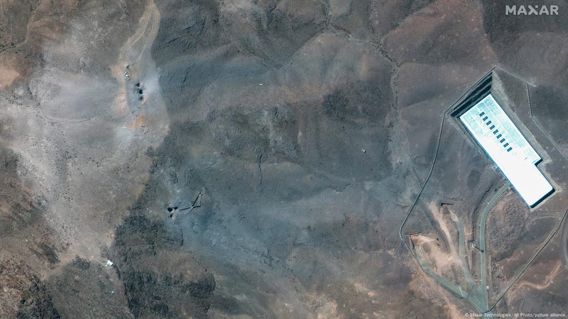 Fordo: imagen satelital muestra cráteres tras ataques estadounidenses contra planta de enriquecimiento de uranio. Fordo: imagen satelital muestra cráteres tras ataques estadounidenses contra planta de enriquecimiento de uranio.