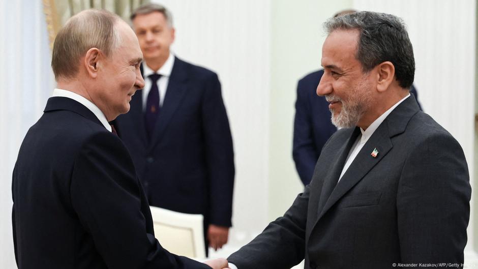 Samo tople reči: iranski ministar spoljnih poslova Abas Arakči kod Vladimira Putina (23. jun 2025.)
