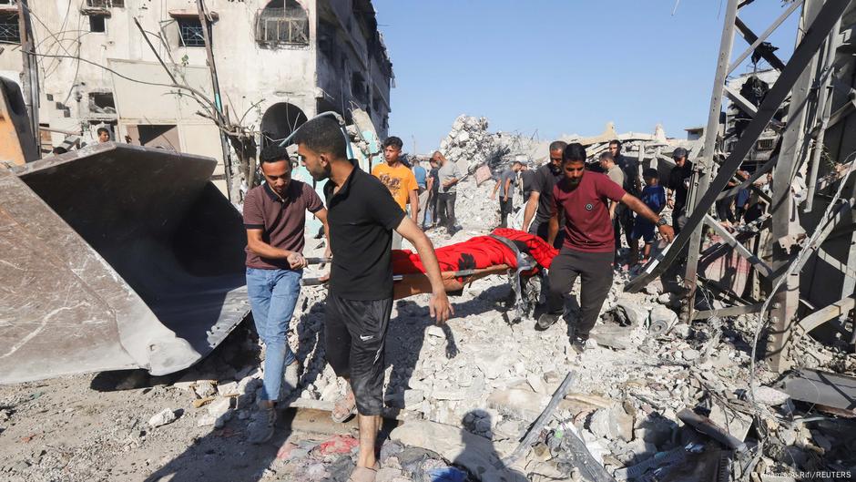 غارة إسرائيلية على جنوب لبنان ومقتل العشرات في غزة وسط تعثر مفاوضات الهدنة