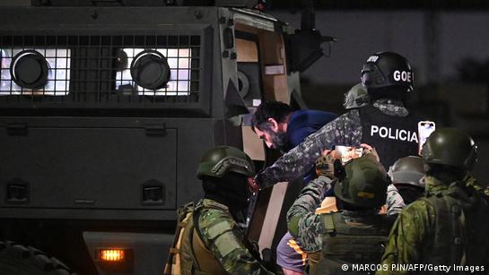 Ecuador drug lord 'Fito' extradited to US