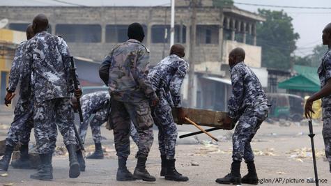 Des policiers dans les rues de Lomé Des policiers dans les rues de Lomé