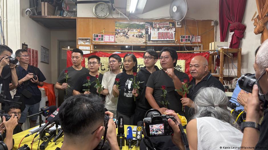 partido prodemocracia se disuelve por “presiones” – DW – 29/06/2025