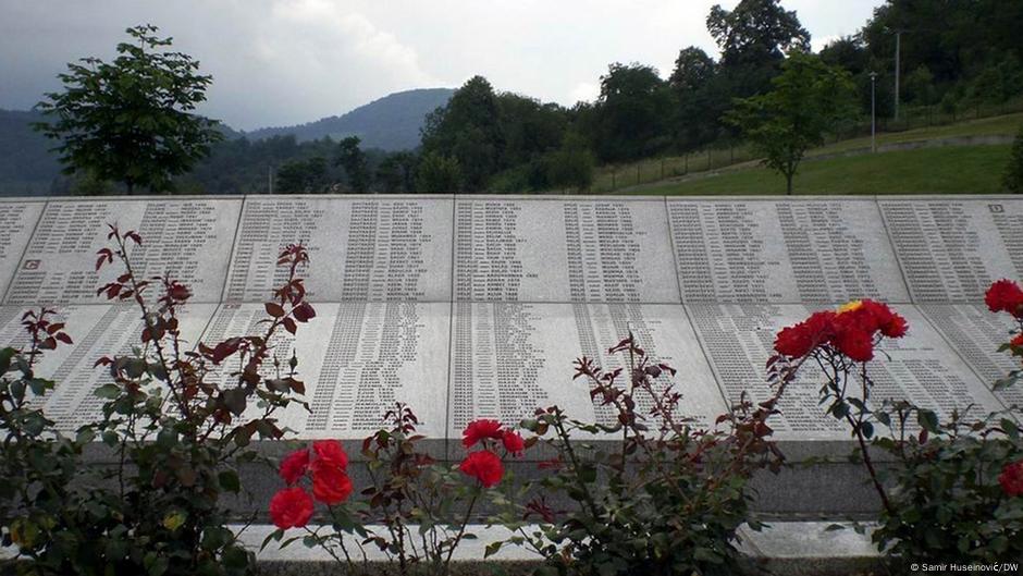 Ploča sa imenima ubijenih u genocidu u Srebrenici