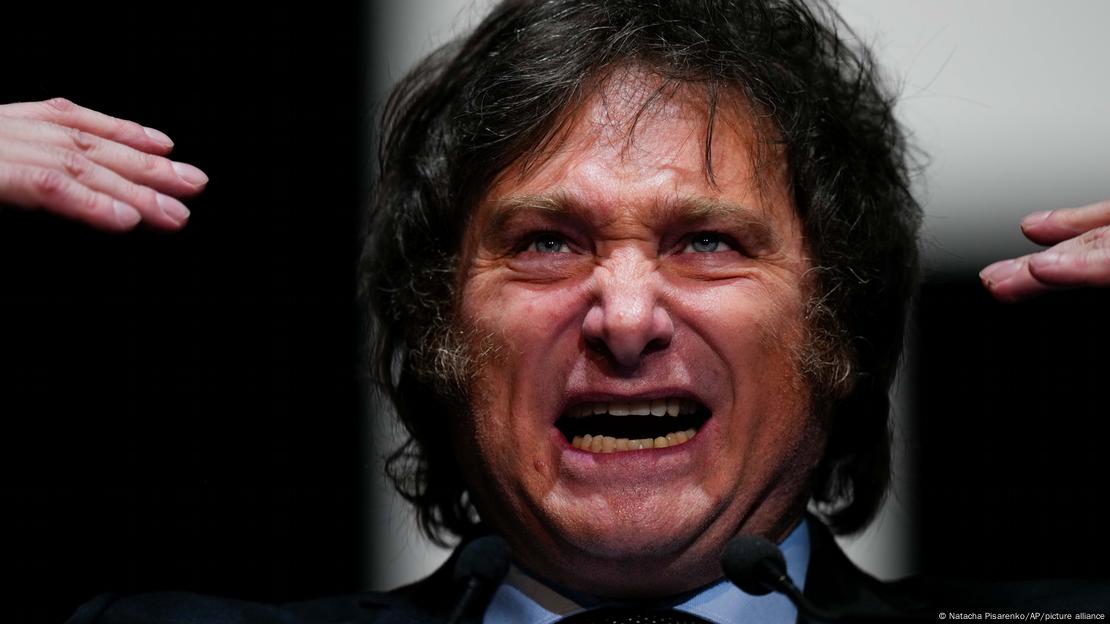 Javier Milei, fotografiado haciendo un gesto de entusiasmo, durante un acto de campaña de su partido, La Libertad Avanza. Javier Milei, fotografiado haciendo un gesto de entusiasmo, durante un acto de campaña de su partido, La Libertad Avanza.