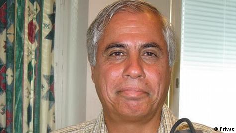 احمد علوی، اقتصاددان احمد علوی، اقتصاددان