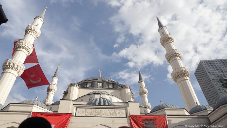 Ballkani Perëndimor  Xhamitë si instrumente të politikës turke