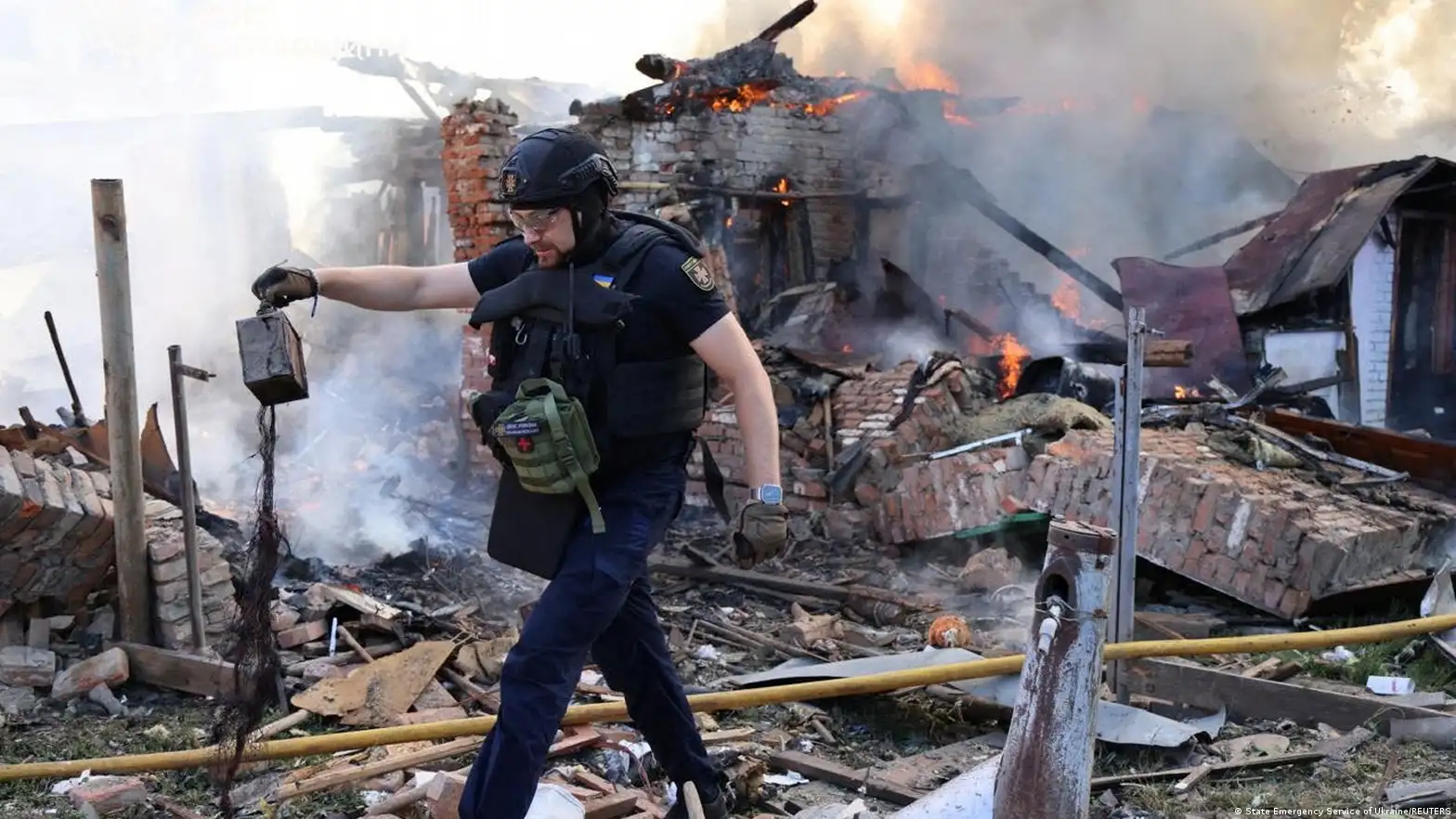 Masivo ataque ruso deja 1 muerto y 26 heridos en Kiev – DW – 04/07/2025