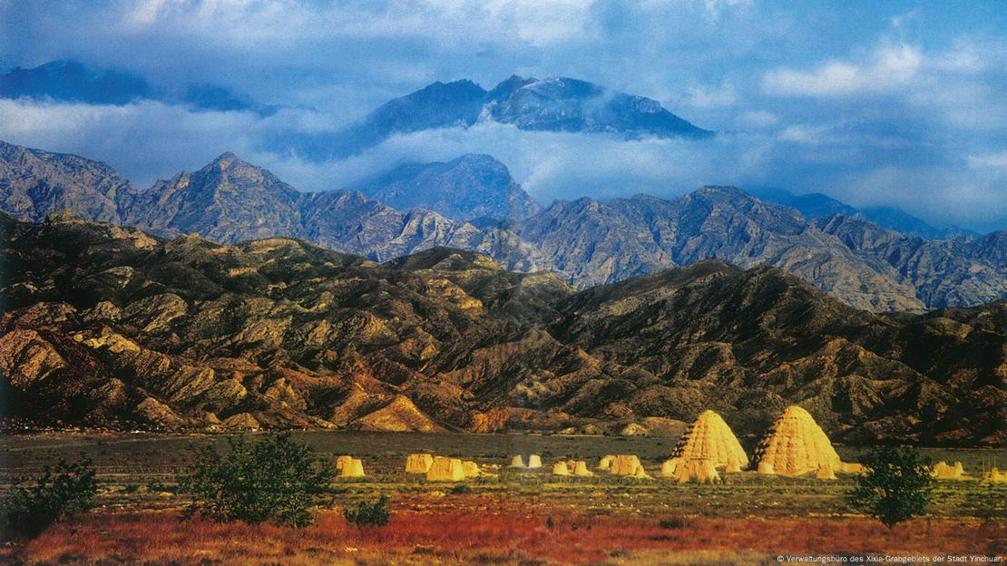 China, Yinchuan | Las Tumbas Imperiales de Xixia, candidatas a Patrimonio Mundial de la UNESCO en 2025. La Necrópolis de Tangut (Xixia) es una de las necrópolis más grandes del mundo, con una superficie aproximada de 50 km². Ubicación: Yinchuan, China. Fecha: 4 de julio de 2025. Copyright: Oficina de Administración del Área de las Tumbas de Xixia de la ciudad de Yinchuan. China, Yinchuan | Las Tumbas Imperiales de Xixia, candidatas a Patrimonio Mundial de la UNESCO en 2025. La Necrópolis de Tangut (Xixia) es una de las necrópolis más grandes del mundo, con una superficie aproximada de 50 km². Ubicación: Yinchuan, China. Fecha: 4 de julio de 2025. Copyright: Oficina de Administración del Área de las Tumbas de Xixia de la ciudad de Yinchuan.