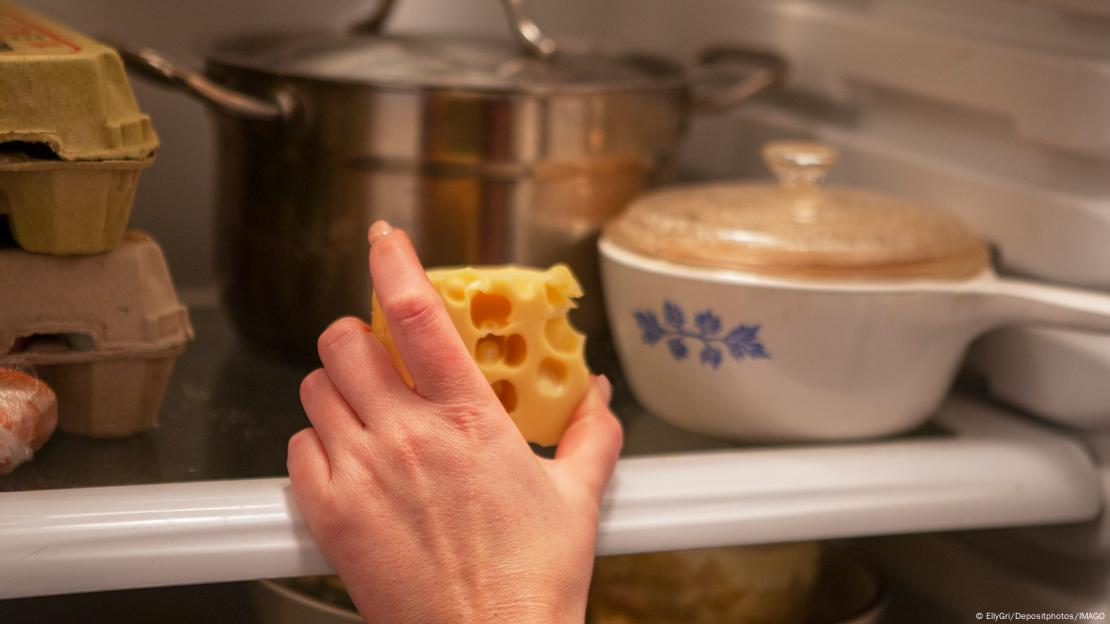 Aproximadamente el 40% de los participantes estimaron que su alimentación influía en la calidad de su sueño, según reveló la investigación publicada en "Frontiers in Psychology". Aproximadamente el 40% de los participantes estimaron que su alimentación influía en la calidad de su sueño, según reveló la investigación publicada en "Frontiers in Psychology".