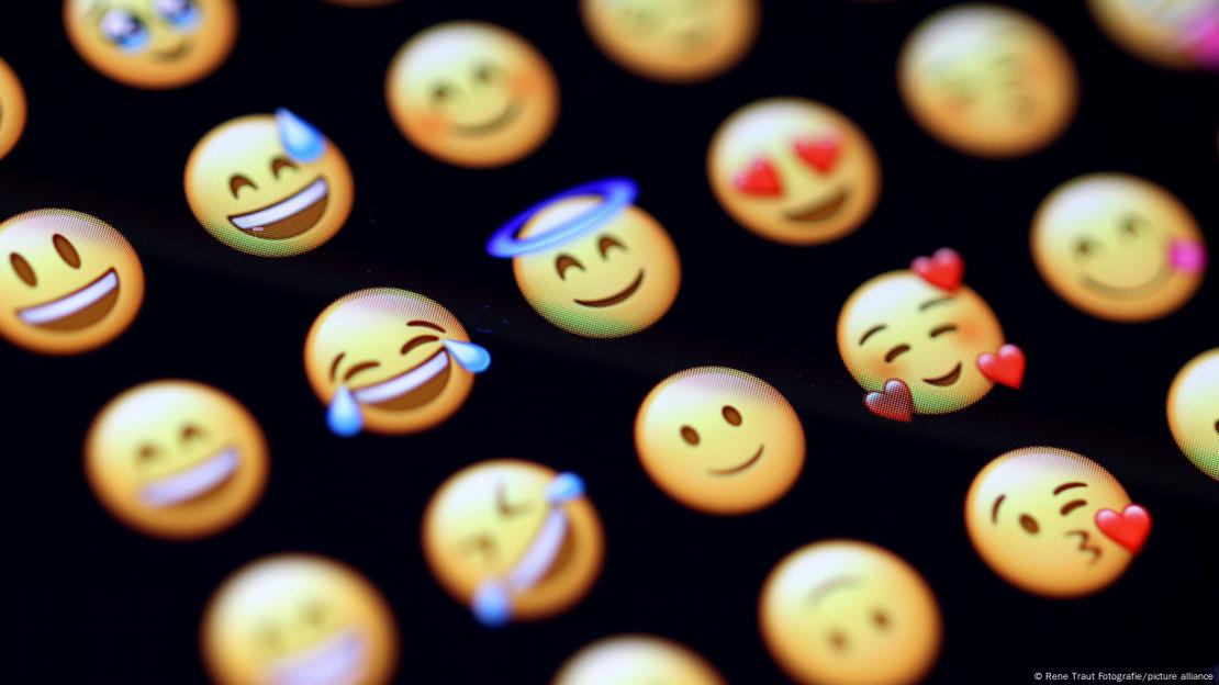 La investigadora Eun Huh analizó 260 participantes para determinar cómo los emojis influyeron en la percepción de la comunicación entre amigos.