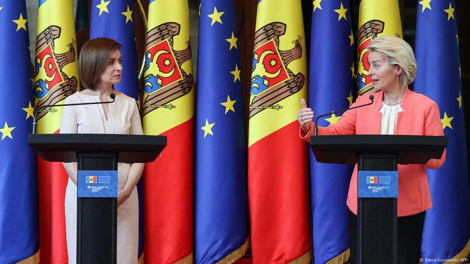 Predsednica Moldavije Maja Sandu (levo) i predsednica Evropske komisije Ursula fon der Lajen na konferenciji za novinare povodom završetka samita EU-Moldavija u Kišinjevu 4. jula 2025.