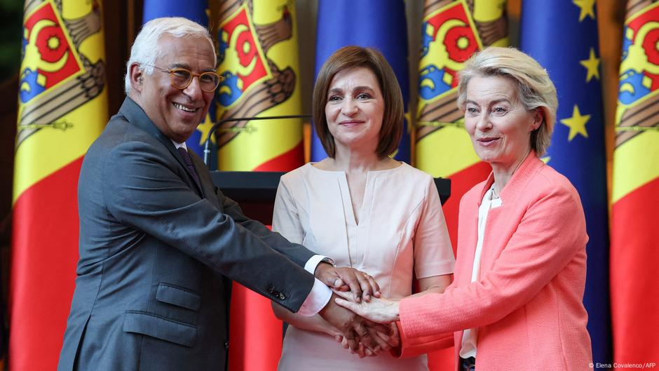 Predsednik Evropskog saveta Antonio Košta (levo), predsednica Moldavije Maja Sandu i predsednica Evropske komisije Ursula fon der Lajen (desno)