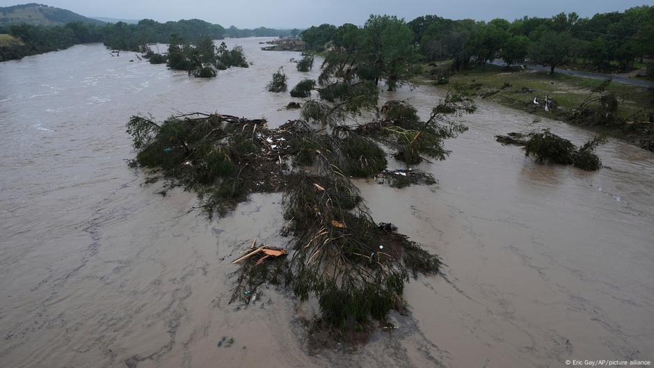 Inundaciones en Texas dejan 24 muertos y niñas desaparecidas – DW – 05/07/2025