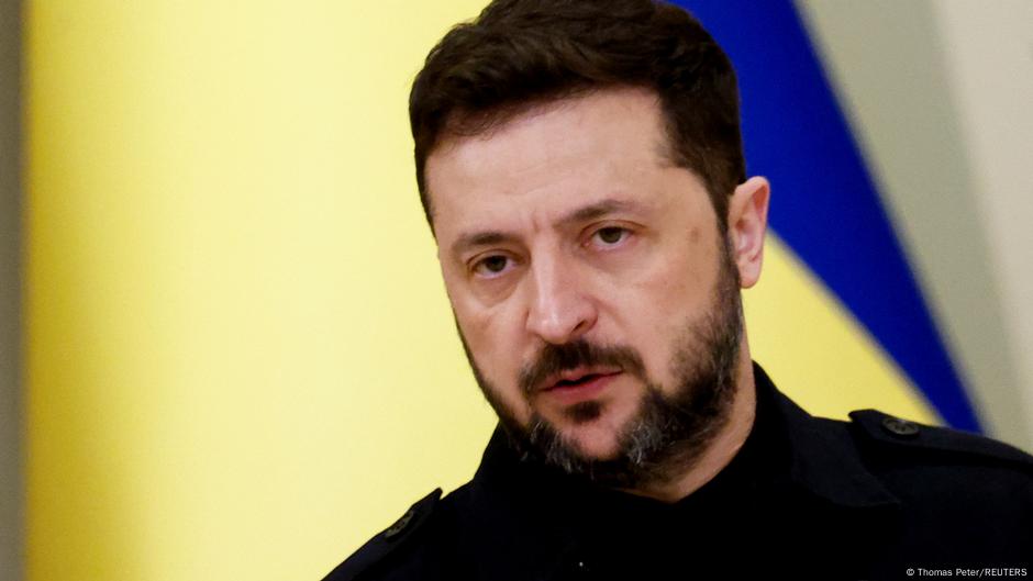 ከሩሲያ ጋር የሚደረገው ጦርነት ሲያበቃ የውጪ ሀገራት ወታደሮች በዩክሬን መገኘት “ጠቃሚ” እንደሚሆን ፕሬዝዳንት ቮሎዶሚር ዜሌንስኪ ገለጹ ከሩሲያ ጋር የሚደረገው ጦርነት ሲያበቃ የውጪ ሀገራት ወታደሮች በዩክሬን መገኘት “ጠቃሚ” እንደሚሆን ፕሬዝዳንት ቮሎዶሚር ዜሌንስኪ ገለጹ