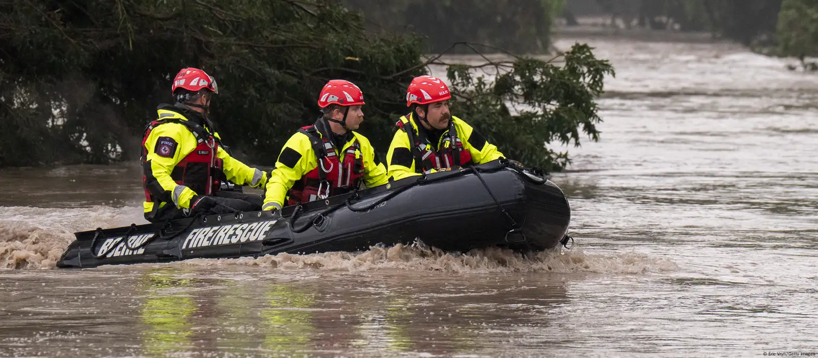 Rising death toll in Texas floods as children remain missing – DW –  07/06/2025